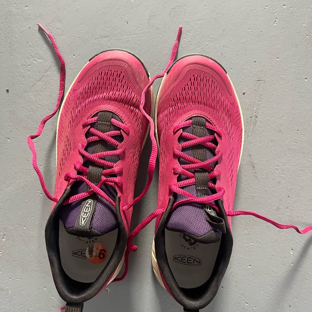Keen Women's Pink Athletic Shoes